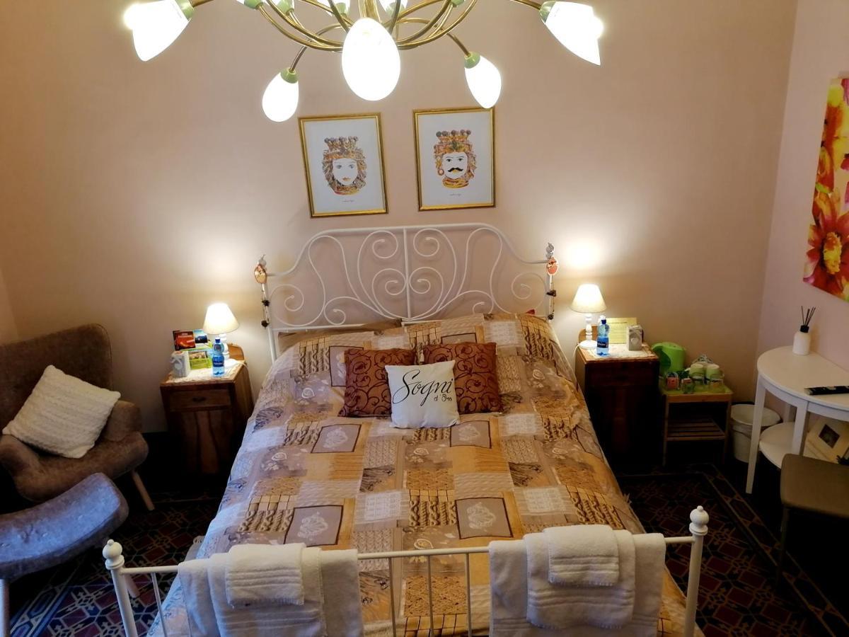 Diletta Oasi Couette-café Catane