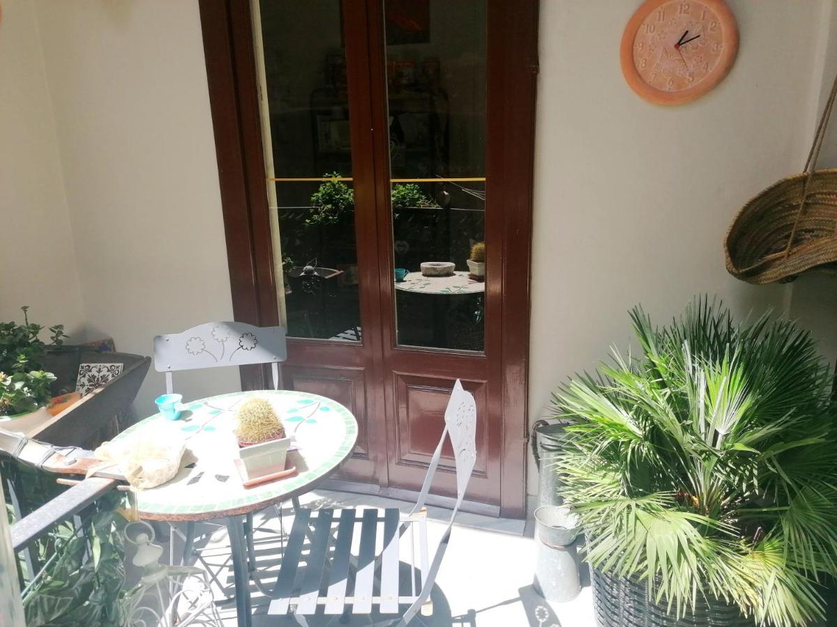 Diletta Oasi Couette-café Catane